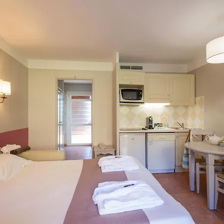 Aldeamento Turístico Pierre & Les Rives De Cannes 3*